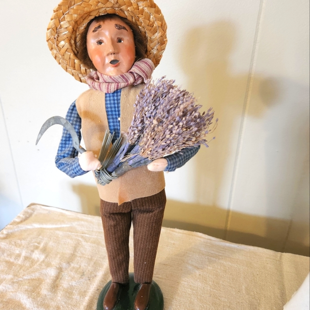 Byers Choice Carolers Lavender Man